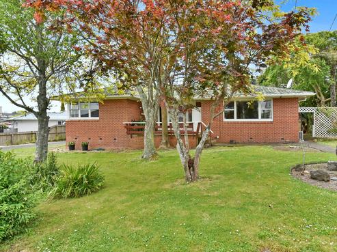 27 Clark Road, Pahurehure