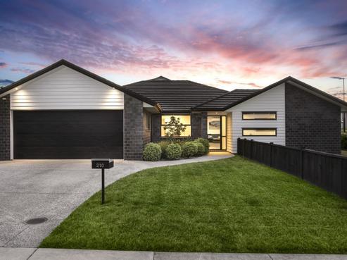 210 Harris Drive, Silverdale