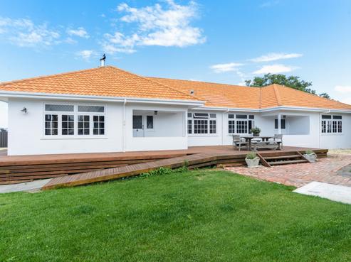 42 Ferry Road, Clive