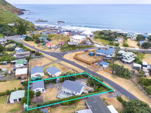 4 Centreway Road, Port Waikato