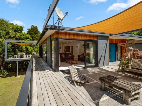 10 Catherine Grove, Tirohanga