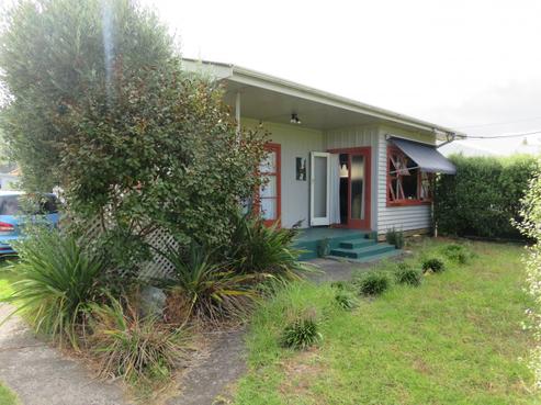 212 Brown Street, Thames