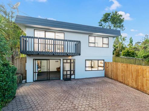 2A Onedin Place, Titirangi