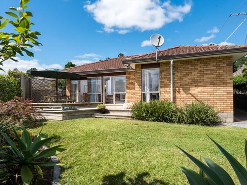 3/8 Bernie Edwards Place, Botany Downs