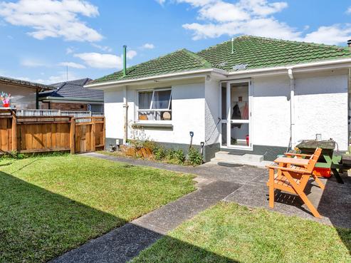332 Western Hills Drive, Avenues