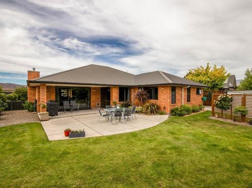 3 Spruce Close, Alexandra