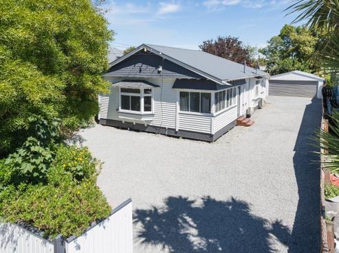 167 Hills Road, Edgeware