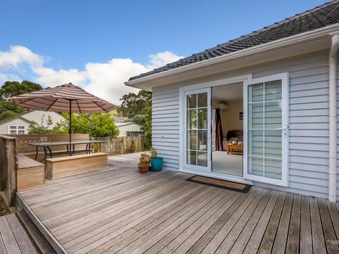 11 Foster Street, Taita