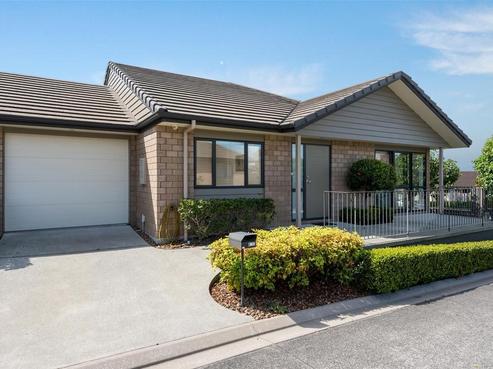 1 Royalle Mews, Botany Downs