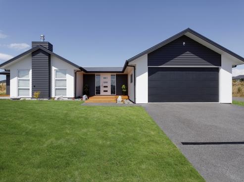 12 Tuapapa Road, Wharewaka