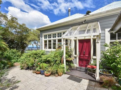 120 Pine Hill Road, Dalmore