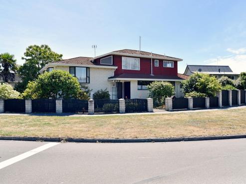 1 Lakewood Drive, Burwood