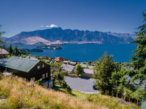 19 Caples Place, Fernhill/Sunshine Bay