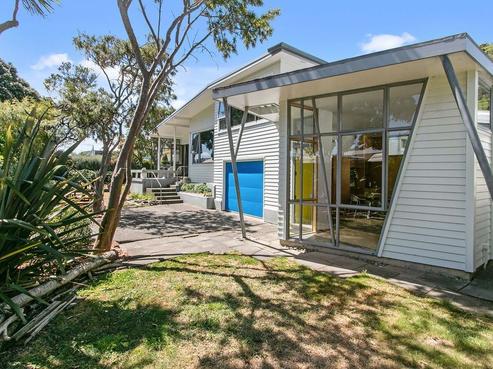 85 Oroua Street, Eastbourne
