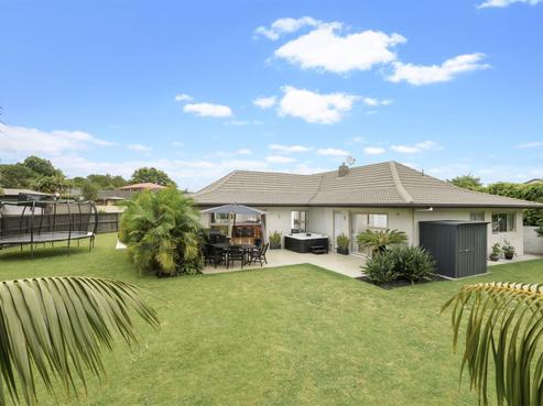 25 Sanctuary Point, Sunnyhills