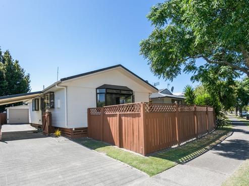 44B Spriggs Crescent, Greenmeadows