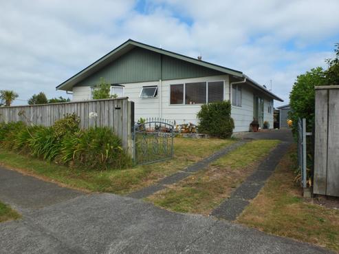 16 Thomas Place, Foxton Beach