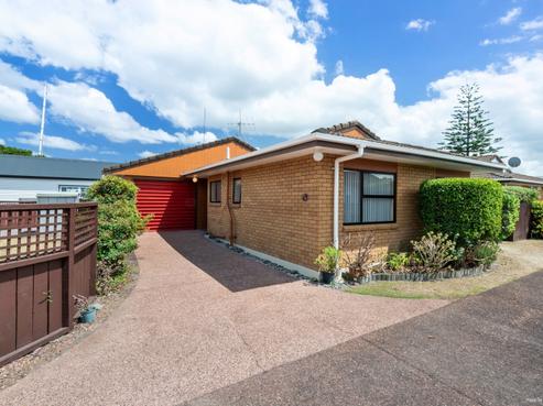 7B Beach Road, Orewa