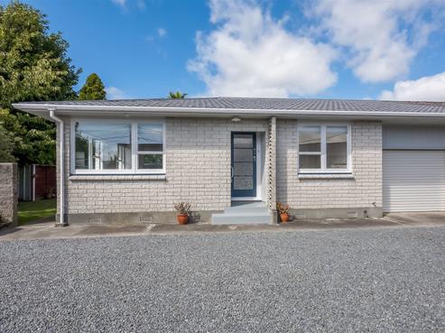 8 Derwent Lee Grove, Epuni