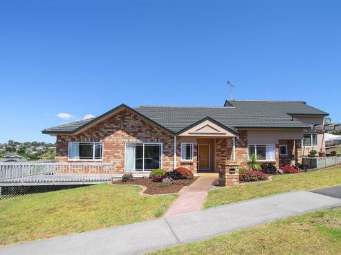 22 Bluebird Crescent, Unsworth Heights