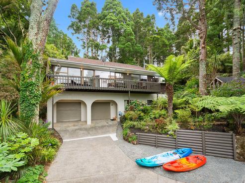 130 Otitori Bay Road, Titirangi