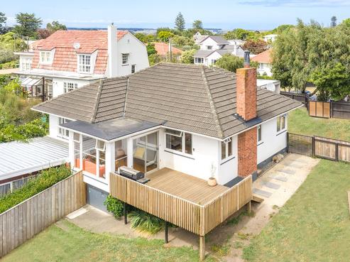 1 Dickson Crescent, Saint Johns Hill