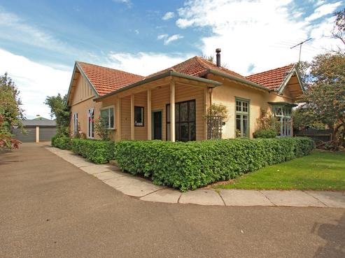 235 Herbert Street, Windsor