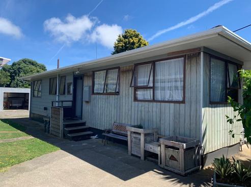 14 South Road, Manaia