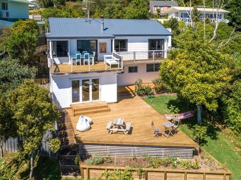 8 Adams Road, Thornton Bay