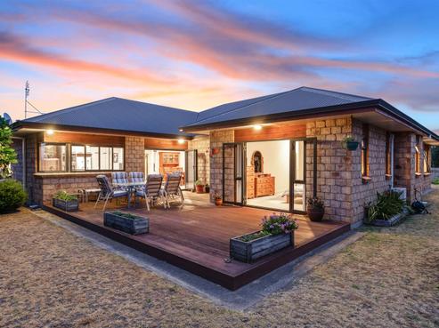 9 Bunyan Road, Coastlands
