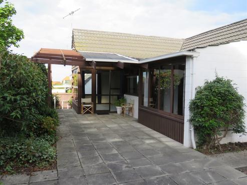 2/4 Beverley Hill, Maori Hill