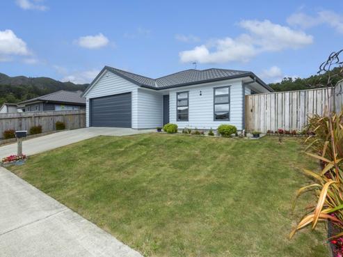 13 Poppy Watts Grove, Stokes Valley