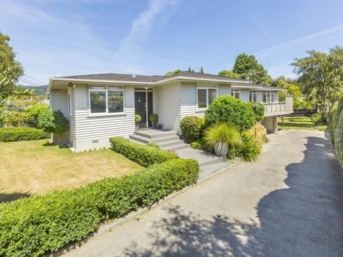 8 Dowling Grove, Silverstream