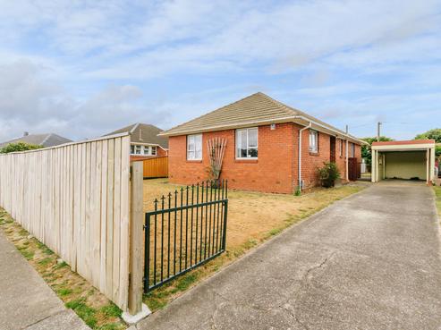 7 Hewer Crescent, Naenae