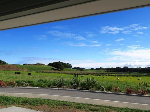 11 Tapuhikura Street, Waikanae