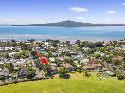 2/7 Eton Avenue, Devonport