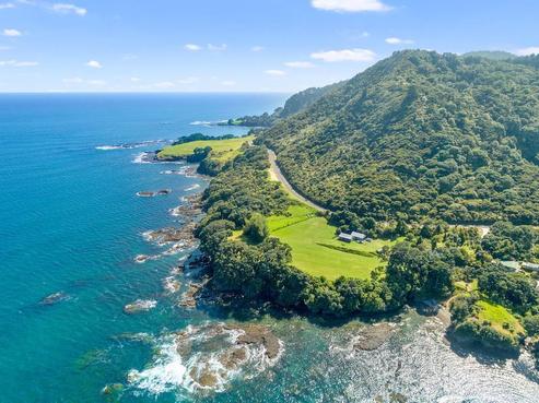 7632 State Highway 35, Te Kaha
