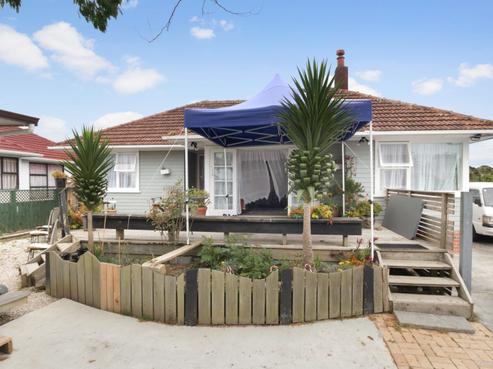 8 Kiernan Place, Kelston