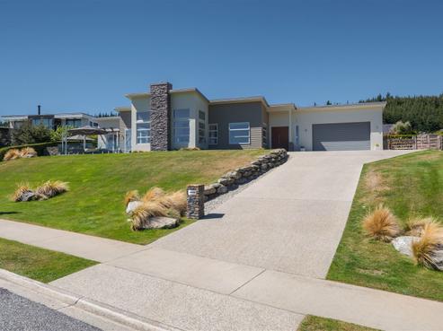 16 Urquhart Place, Wanaka