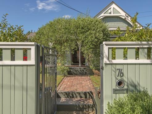 76 Edward Avenue, Edgeware