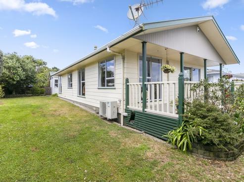 6 Outram Grove, Kelson