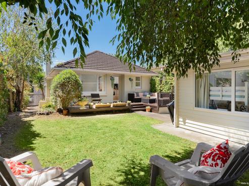 2/221 Lake Road, Belmont