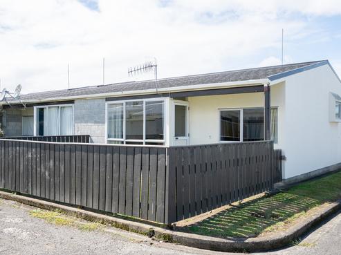 16 Papakowhai Court, West End