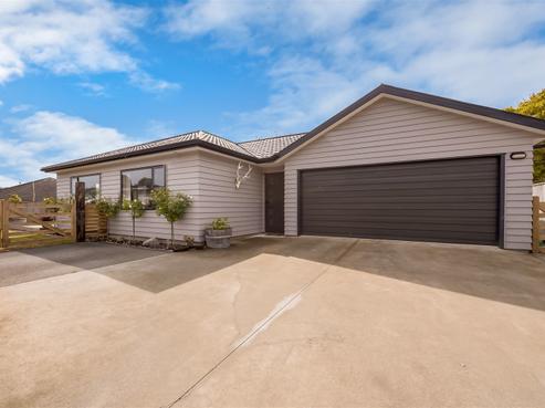 8 Poppy Watts Grove, Stokes Valley