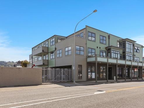 2/374 Jackson Street, Petone