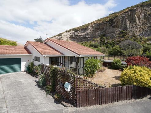 2/2 Colenso Street, Sumner