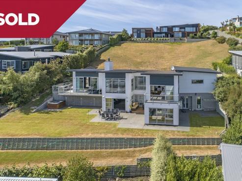 10 Omeo Crescent, Redcliffs