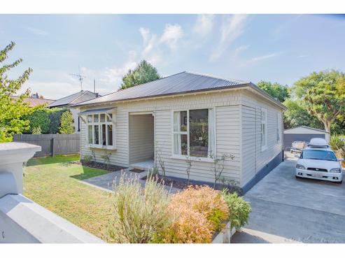 37 Maltby Avenue, West End