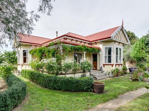 12 Davis Road, Longlands