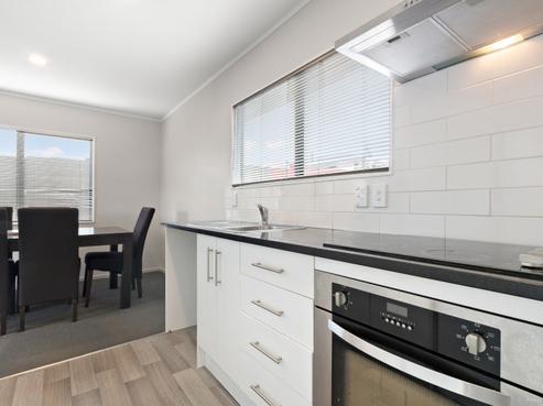 28A Parker Crescent, Otara